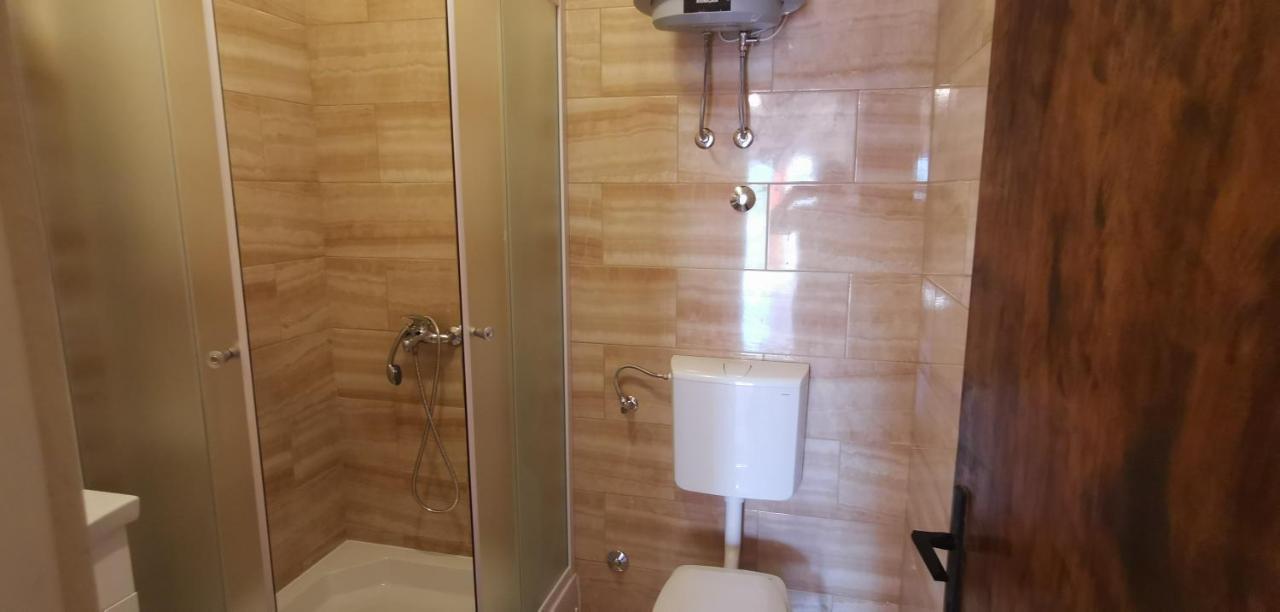 شقة Big House For 14 People In Centre Of لومباردا المظهر الخارجي الصورة
